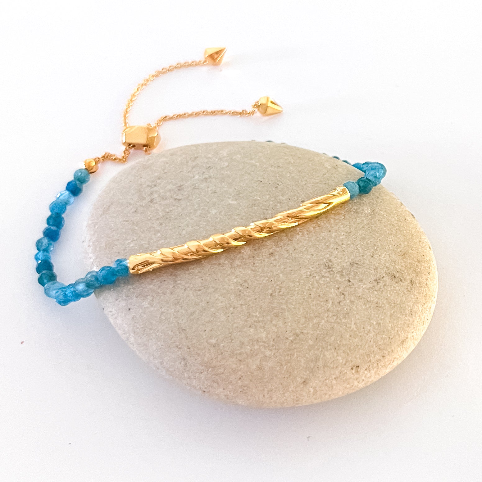 Niu Palm + Apatite Bracelet